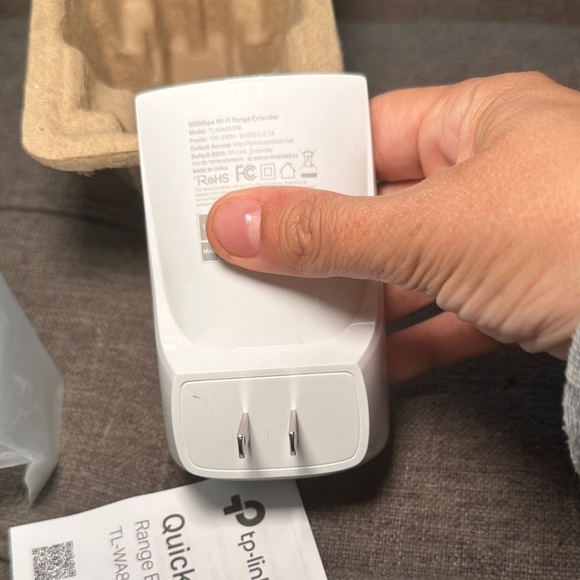 TP-Link White Wireless Access Point - Picture 2 of 4